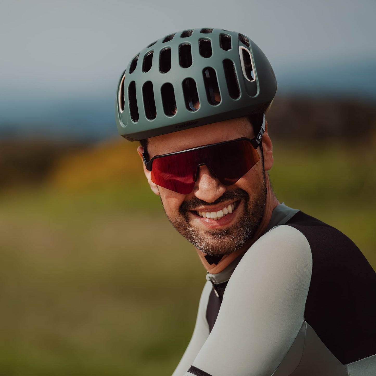 Catlike Whisper II Cycling Helmet | Deep Forset Green/White