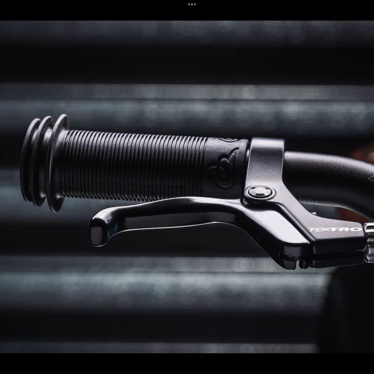 Early Rider Seeker 16 Kids Bike