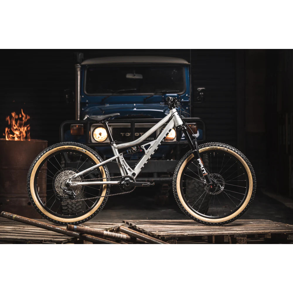 Early Rider Hellion X24 Kids Mountain Bike - Brushed Aluminium