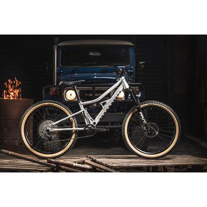 Early Rider Hellion X24 Kids Mountain Bike - Brushed Aluminium