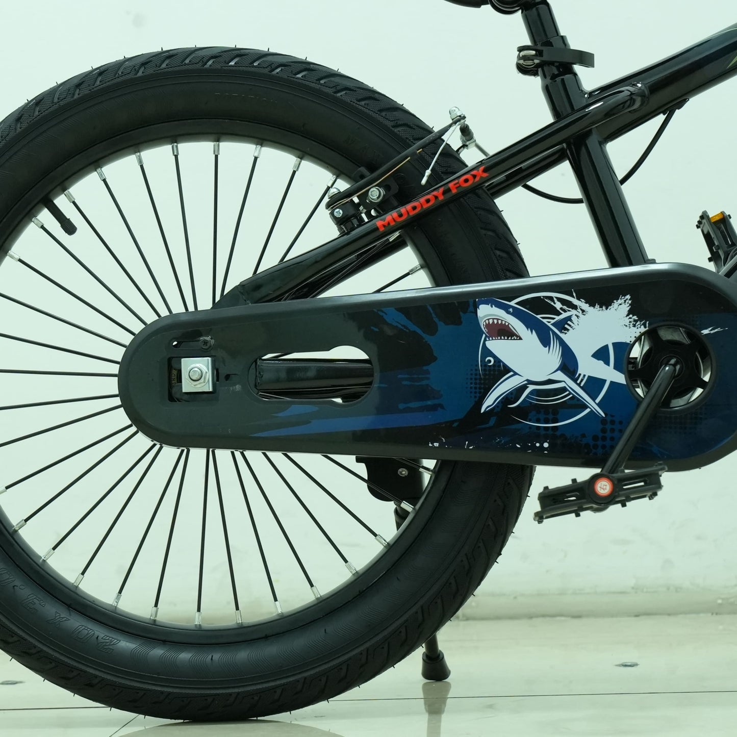 Muddy Fox 20-Inch Kids Bike | Boy | Black Grey
